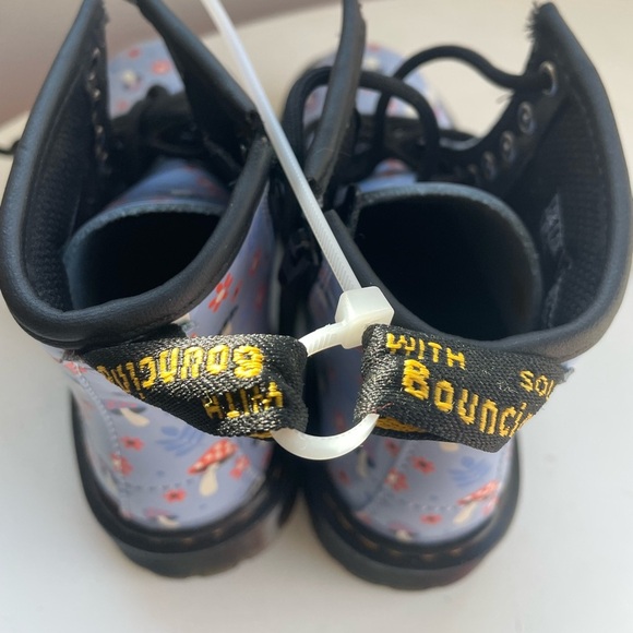 NWOT Dr. Martens Toddler 1460 Patent Woodland Lace Up Boots Size 13 - Picture 9 of 16